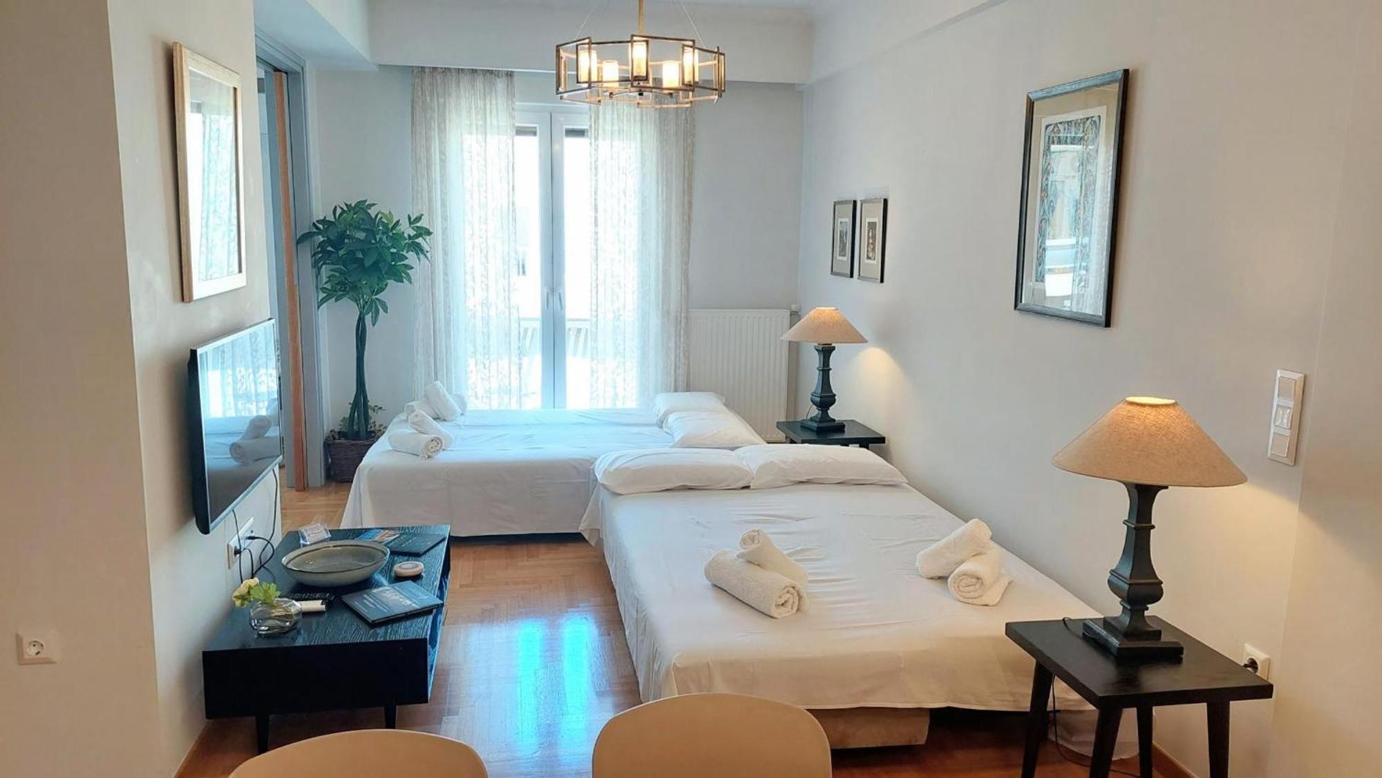 Elegant Apartment In Acropolis Atene Esterno foto