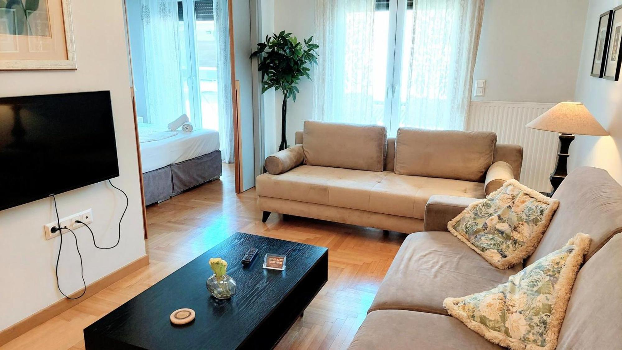 Elegant Apartment In Acropolis Atene Esterno foto