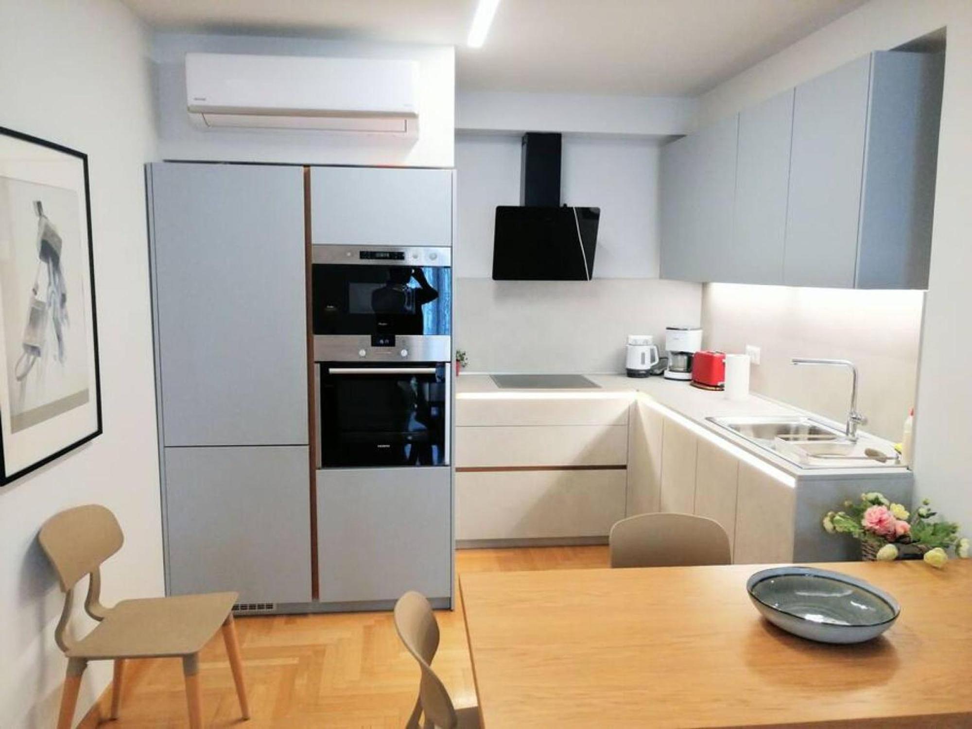 Elegant Apartment In Acropolis Atene Esterno foto