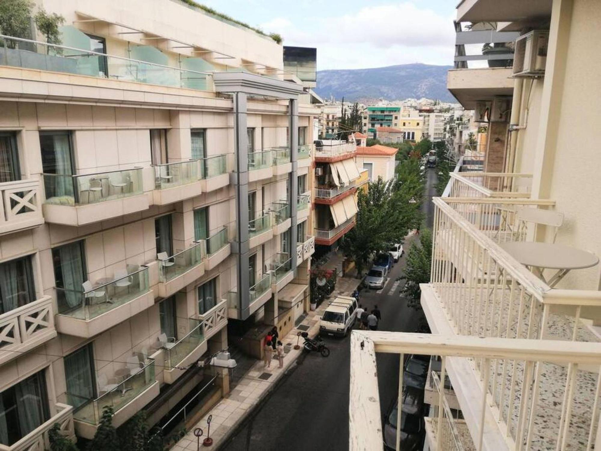 Elegant Apartment In Acropolis Atene Esterno foto