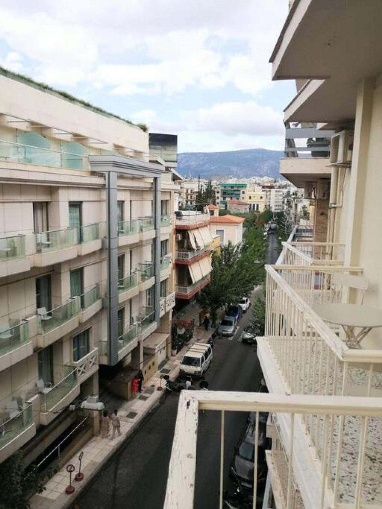 Elegant Apartment In Acropolis Atene Esterno foto