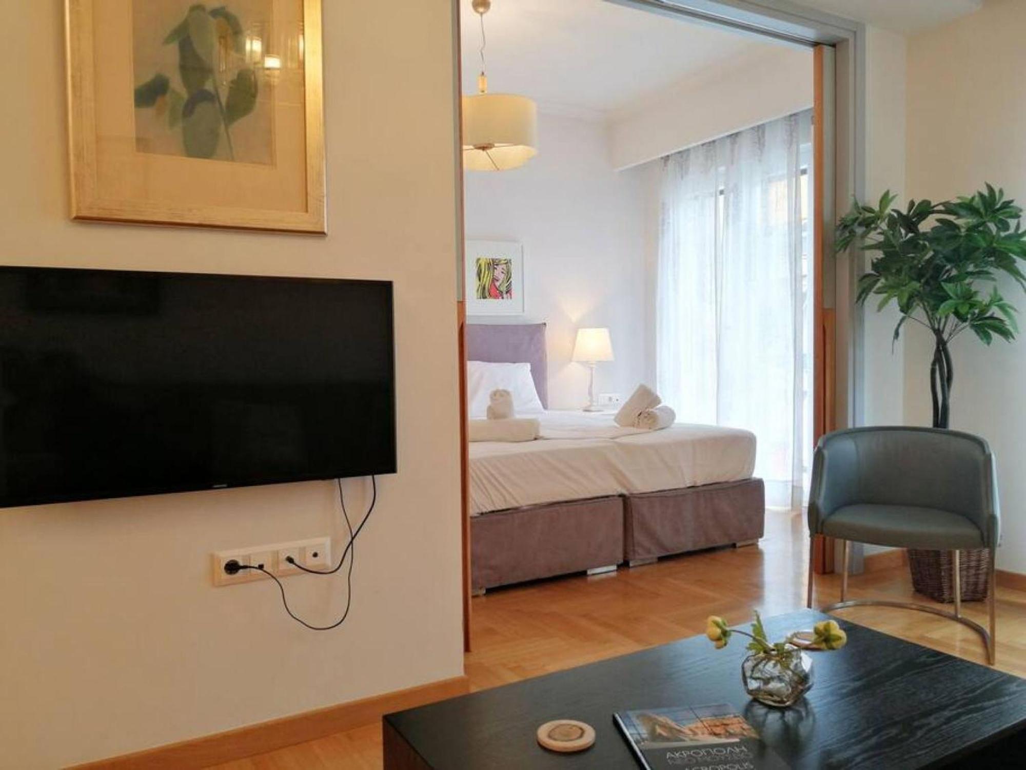 Elegant Apartment In Acropolis Atene Esterno foto
