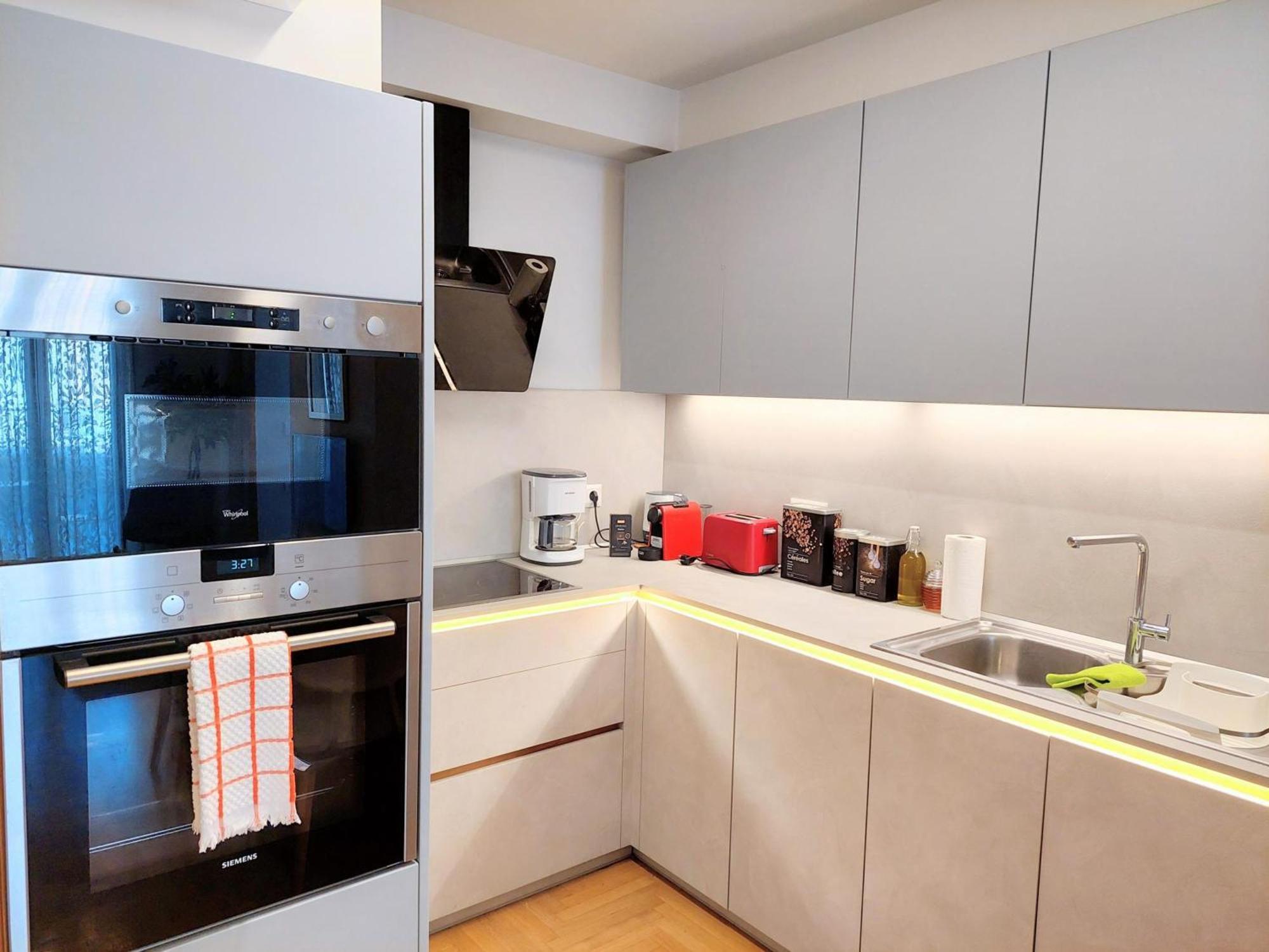 Elegant Apartment In Acropolis Atene Esterno foto